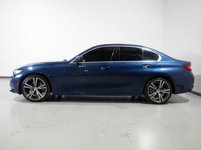 2024 BMW 3 Series 330i Sedan *DRIVING ASSIST PKG, HEADS-UP DISPLAY, NAVIGATION, CURVED DISPLAY, SAFETY ALERTS, BACKUP-CAMERA, COLOR TOUCHSCREEN, MOONROOF, HEATED SEATS/STEERING, COMFORT ACCESS, REMOTE START, 19 INCH WHEELS, WIRELESS CHARGING, ANDROID & APPLE Round Rock TX
