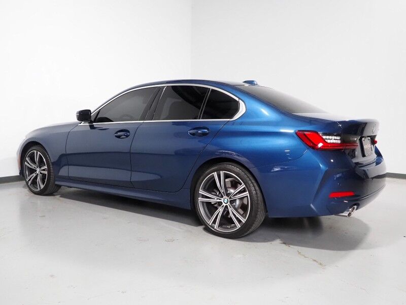 2024 BMW 3 Series 330i Sedan *DRIVING ASSIST PKG, HEADS-UP DISPLAY, NAVIGATION, CURVED DISPLAY, SAFETY ALERTS, BACKUP-CAMERA, COLOR TOUCHSCREEN, MOONROOF, HEATED SEATS/STEERING, COMFORT ACCESS, REMOTE START, 19 INCH WHEELS, WIRELESS CHARGING, ANDROID & APPLE Round Rock TX