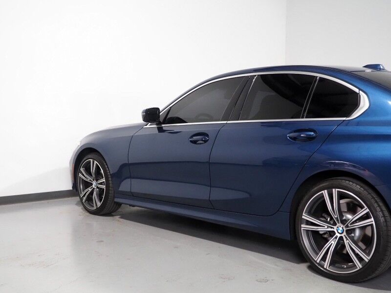 2024 BMW 3 Series 330i Sedan *DRIVING ASSIST PKG, HEADS-UP DISPLAY, NAVIGATION, CURVED DISPLAY, SAFETY ALERTS, BACKUP-CAMERA, COLOR TOUCHSCREEN, MOONROOF, HEATED SEATS/STEERING, COMFORT ACCESS, REMOTE START, 19 INCH WHEELS, WIRELESS CHARGING, ANDROID & APPLE Round Rock TX
