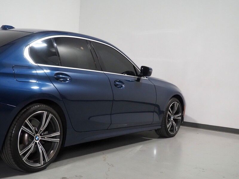2024 BMW 3 Series 330i Sedan *DRIVING ASSIST PKG, HEADS-UP DISPLAY, NAVIGATION, CURVED DISPLAY, SAFETY ALERTS, BACKUP-CAMERA, COLOR TOUCHSCREEN, MOONROOF, HEATED SEATS/STEERING, COMFORT ACCESS, REMOTE START, 19 INCH WHEELS, WIRELESS CHARGING, ANDROID & APPLE Round Rock TX
