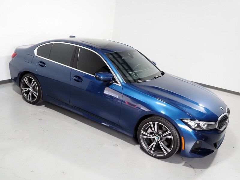2024 BMW 3 Series 330i Sedan *DRIVING ASSIST PKG, HEADS-UP DISPLAY, NAVIGATION, CURVED DISPLAY, SAFETY ALERTS, BACKUP-CAMERA, COLOR TOUCHSCREEN, MOONROOF, HEATED SEATS/STEERING, COMFORT ACCESS, REMOTE START, 19 INCH WHEELS, WIRELESS CHARGING, ANDROID & APPLE Round Rock TX