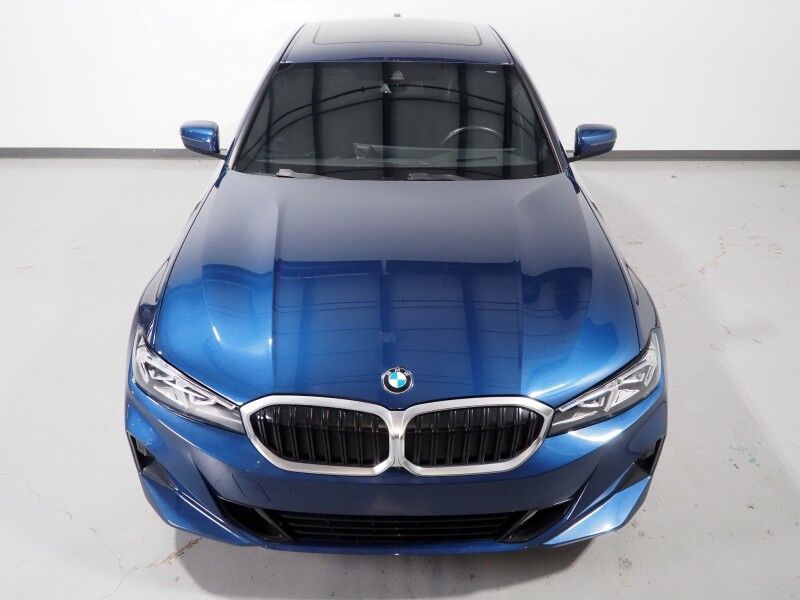 2024 BMW 3 Series 330i Sedan *DRIVING ASSIST PKG, HEADS-UP DISPLAY, NAVIGATION, CURVED DISPLAY, SAFETY ALERTS, BACKUP-CAMERA, COLOR TOUCHSCREEN, MOONROOF, HEATED SEATS/STEERING, COMFORT ACCESS, REMOTE START, 19 INCH WHEELS, WIRELESS CHARGING, ANDROID & APPLE Round Rock TX