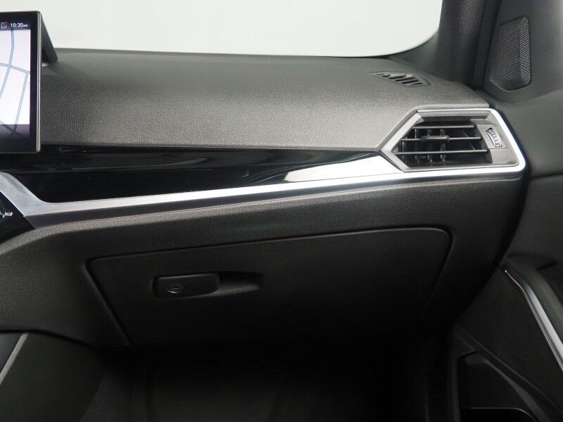 2024 BMW 3 Series 330i Sedan *DRIVING ASSIST PKG, HEADS-UP DISPLAY, NAVIGATION, CURVED DISPLAY, SAFETY ALERTS, BACKUP-CAMERA, COLOR TOUCHSCREEN, MOONROOF, HEATED SEATS/STEERING, COMFORT ACCESS, REMOTE START, 19 INCH WHEELS, WIRELESS CHARGING, ANDROID & APPLE Round Rock TX