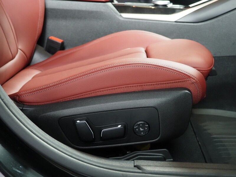 2024 BMW 3 Series 330i Sedan *DRIVING ASSIST PKG, NAVIGATION, SAFETY ALERTS, CURVED DISPLAY, BACKUP-CAMERA, COLOR TOUCHSCREEN, MOONROOF, HEATED SEATS, COMFORT ACCESS, 19 INCH WHEELS, WIRELESS CHARGING, ANDROID & APPLE Round Rock TX