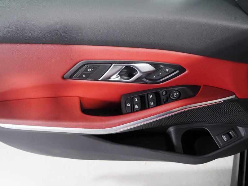 2024 BMW 3 Series 330i Sedan *DRIVING ASSIST PKG, NAVIGATION, SAFETY ALERTS, CURVED DISPLAY, BACKUP-CAMERA, COLOR TOUCHSCREEN, MOONROOF, HEATED SEATS, COMFORT ACCESS, 19 INCH WHEELS, WIRELESS CHARGING, ANDROID & APPLE Round Rock TX