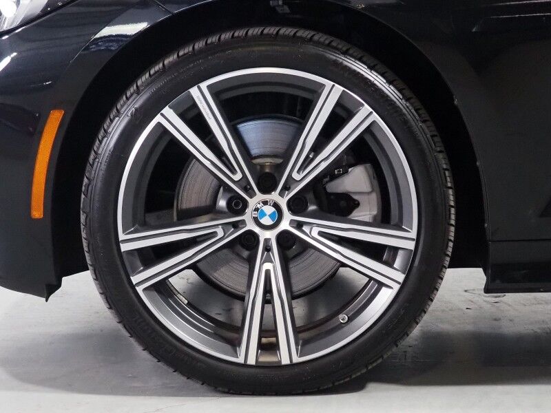 2024 BMW 3 Series 330i Sedan *DRIVING ASSIST PKG, NAVIGATION, SAFETY ALERTS, CURVED DISPLAY, BACKUP-CAMERA, COLOR TOUCHSCREEN, MOONROOF, HEATED SEATS, COMFORT ACCESS, 19 INCH WHEELS, WIRELESS CHARGING, ANDROID & APPLE Round Rock TX