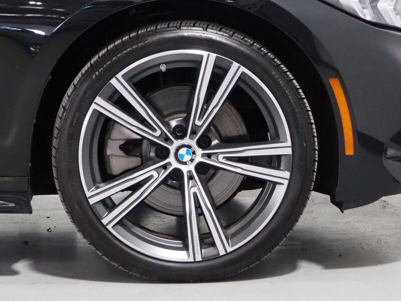 2024 BMW 3 Series 330i Sedan *DRIVING ASSIST PKG, NAVIGATION, SAFETY ALERTS, CURVED DISPLAY, BACKUP-CAMERA, COLOR TOUCHSCREEN, MOONROOF, HEATED SEATS, COMFORT ACCESS, 19 INCH WHEELS, WIRELESS CHARGING, ANDROID & APPLE Round Rock TX