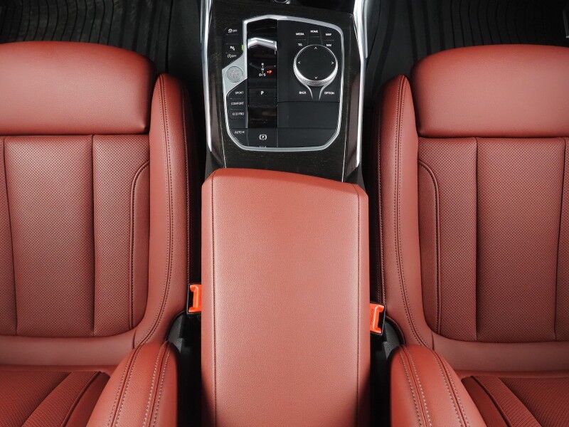 2024 BMW 3 Series 330i Sedan *DRIVING ASSIST PKG, NAVIGATION, SAFETY ALERTS, CURVED DISPLAY, BACKUP-CAMERA, COLOR TOUCHSCREEN, MOONROOF, HEATED SEATS, COMFORT ACCESS, 19 INCH WHEELS, WIRELESS CHARGING, ANDROID & APPLE Round Rock TX