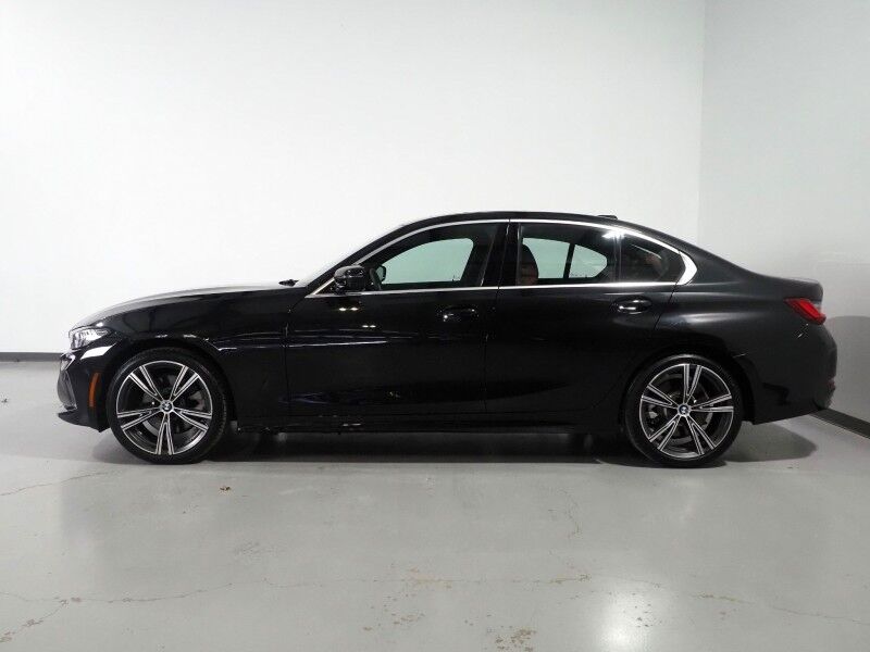 2024 BMW 3 Series 330i Sedan *DRIVING ASSIST PKG, NAVIGATION, SAFETY ALERTS, CURVED DISPLAY, BACKUP-CAMERA, COLOR TOUCHSCREEN, MOONROOF, HEATED SEATS, COMFORT ACCESS, 19 INCH WHEELS, WIRELESS CHARGING, ANDROID & APPLE Round Rock TX