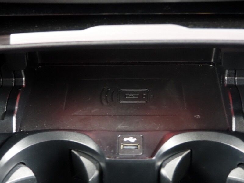 2024 BMW 3 Series 330i Sedan *DRIVING ASSIST PKG, NAVIGATION, SAFETY ALERTS, CURVED DISPLAY, BACKUP-CAMERA, COLOR TOUCHSCREEN, MOONROOF, HEATED SEATS, COMFORT ACCESS, 19 INCH WHEELS, WIRELESS CHARGING, ANDROID & APPLE Round Rock TX