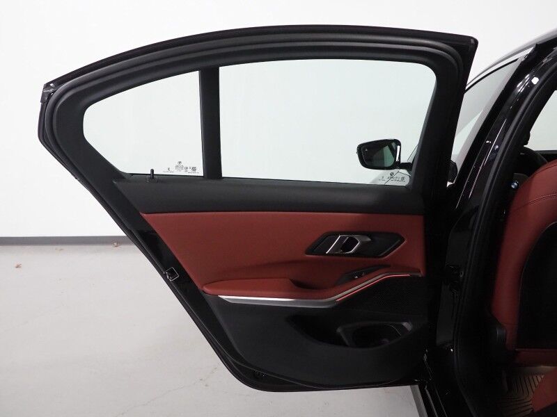 2024 BMW 3 Series 330i Sedan *DRIVING ASSIST PKG, NAVIGATION, SAFETY ALERTS, CURVED DISPLAY, BACKUP-CAMERA, COLOR TOUCHSCREEN, MOONROOF, HEATED SEATS, COMFORT ACCESS, 19 INCH WHEELS, WIRELESS CHARGING, ANDROID & APPLE Round Rock TX