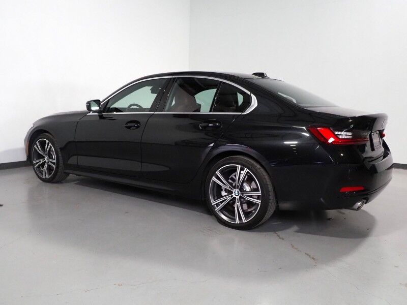 2024 BMW 3 Series 330i Sedan *DRIVING ASSIST PKG, NAVIGATION, SAFETY ALERTS, CURVED DISPLAY, BACKUP-CAMERA, COLOR TOUCHSCREEN, MOONROOF, HEATED SEATS, COMFORT ACCESS, 19 INCH WHEELS, WIRELESS CHARGING, ANDROID & APPLE Round Rock TX