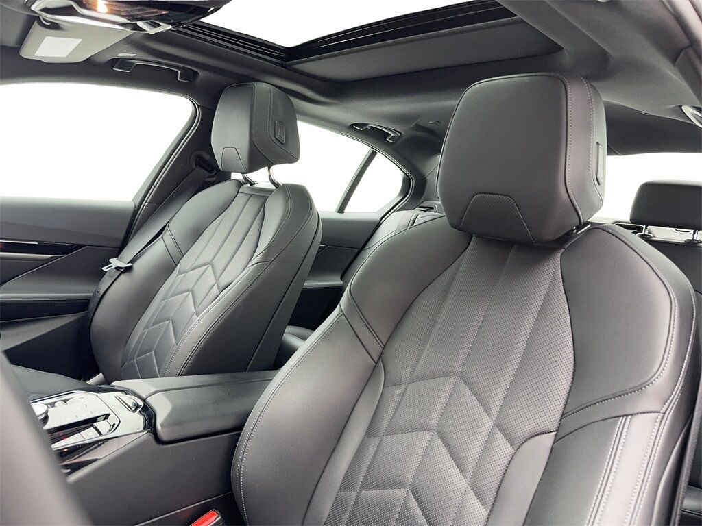 2024 BMW 5 Series 530i SPORT LINE,NAV,CAM,SUNROOF,HTD STS,BLIND SPOT Plano TX
