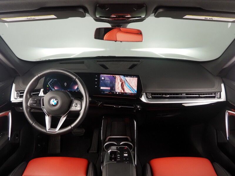 2024 BMW X1 xDrive28i AWD *TECHNOLOGY PKG, HEADS-UP DISPLAY, NAVIGATION, LIVE COCKPIT PRO, SAFETY ALERTS, 360 VIEW CAMERAS, PANORAMA MOONROOF, HEATED SEATS/STEERING, POWER LIFTGATE, 19 INCH WHEELS, WIRELESS CHARGING, ANDROID & APPLE