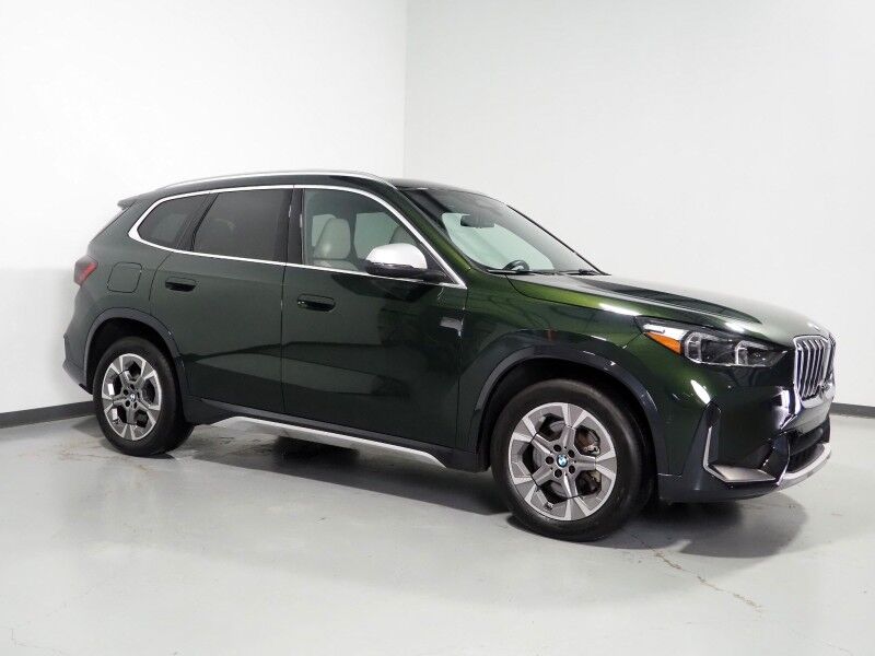 2024 BMW X1 xDrive28i AWD *TECHNOLOGY PKG, HEADS-UP DISPLAY, NAVIGATION, LIVE COCKPIT PRO, SAFETY ALERTS, 360 VIEW CAMERAS, PANORAMA MOONROOF, HEATED SEATS/STEERING, POWER LIFTGATE, REMOTE START, WIRELESS CHARGING, ANDROID & APPLE