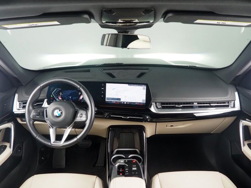 2024 BMW X1 xDrive28i AWD *TECHNOLOGY PKG, HEADS-UP DISPLAY, NAVIGATION, LIVE COCKPIT PRO, SAFETY ALERTS, 360 VIEW CAMERAS, PANORAMA MOONROOF, HEATED SEATS/STEERING, POWER LIFTGATE, REMOTE START, WIRELESS CHARGING, ANDROID & APPLE