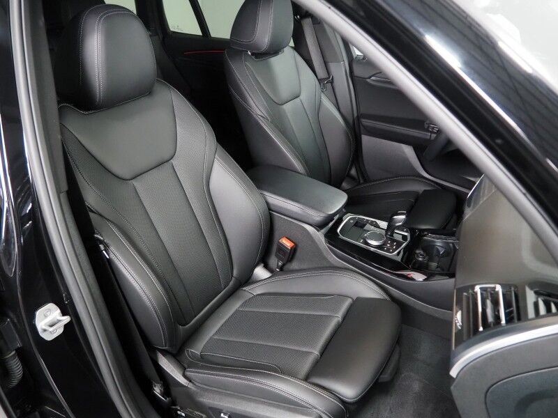 2024 BMW X3 sDrive30i *NAVIGATION, SAFETY ALERTS, BACKUP-CAMERA, COLOR TOUCHSCREEN, PANORAMA MOONROOF, HEATED SEATS, POWER LIFTGATE, COMFORT ACCESS, WIRELESS CHARGING, ANDROID & APPLE