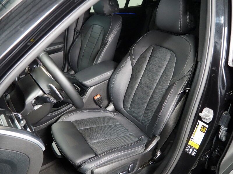 2024 BMW X4 M40i AWD *DRIVING ASSIST PRO, HEADS-UP DISPLAY, NAVIGATION, LIVE COCKPIT PRO, ADAPTIVE CRUISE, SAFETY ALERTS, 360 VIEW CAMERAS, PANORAMA MOONROOF, LEATHER, CLIMATE SEATS, HEATED STEERING, REMOTE START, 21 INCH WHEELS, HARMAN/KARDON, WIRELESS CHARGING Round Rock TX