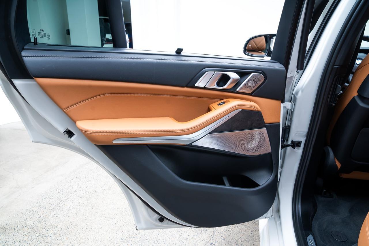 2024 BMW X5 M60i Adaptive M Suspension Pro Bowers &amp; Wilkins Sound Portland OR