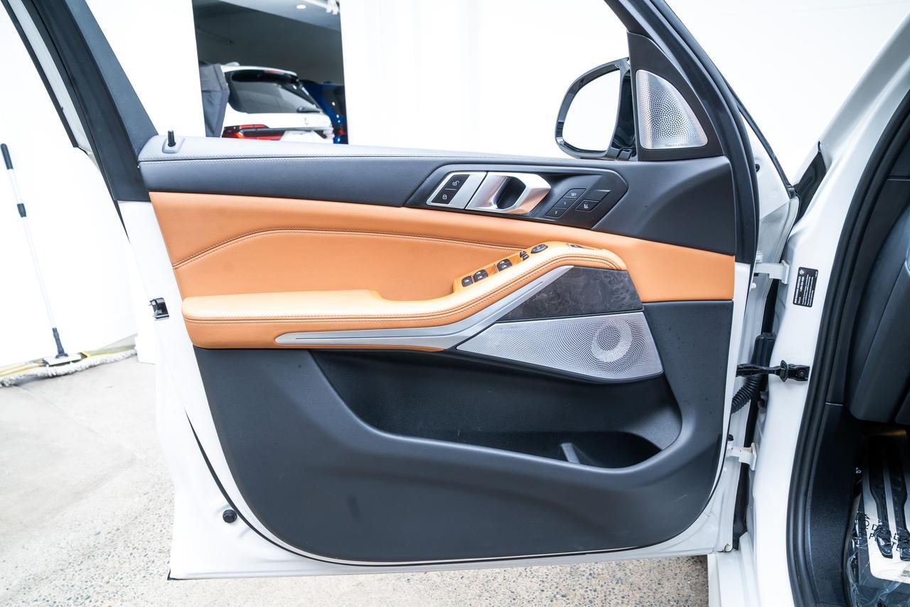 2024 BMW X5 M60i Adaptive M Suspension Pro Bowers &amp; Wilkins Sound Portland OR