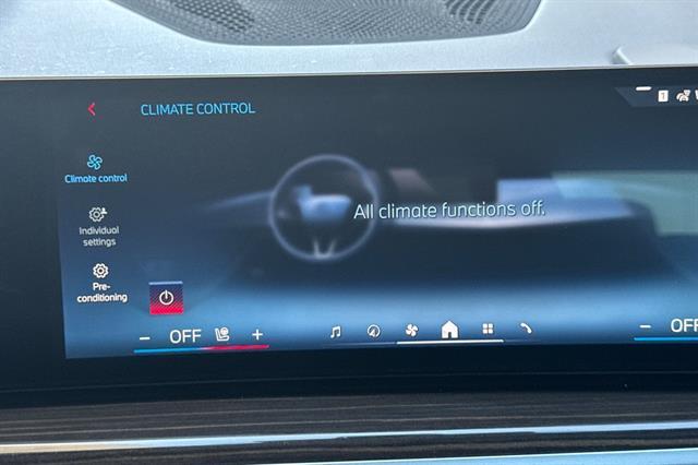 2024 BMW X5 M60i M60i