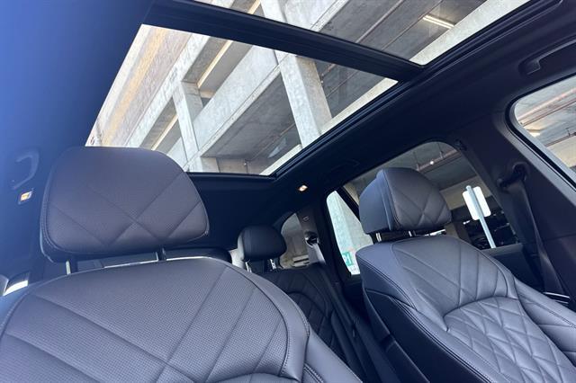 2024 BMW X5 M60i M60i