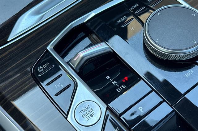 2024 BMW X5 M60i M60i