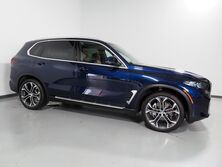 BMW X5 xDrive40i AWD *HEADS-UP DISPLAY, NAVIGATION, LIVE COCKPIT PRO, SAFETY ALERTS, 360 CAMERAS, PANO MOONROOF, MULTI-CONTOUR HEATED SEATS, REMOTE START, HARMAN/KARDON, WIRELESS CHARGING, ANDROID & APPLE 2024
