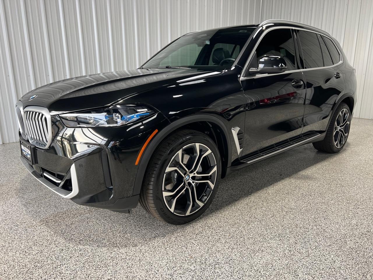 2024 BMW X5 xDrive40i, Premium Pkg, Climate Comfort Pkg, Park Assist Pkg, Running Boards, 21in Y-Spoke Wheels, Multi-Contour Seats