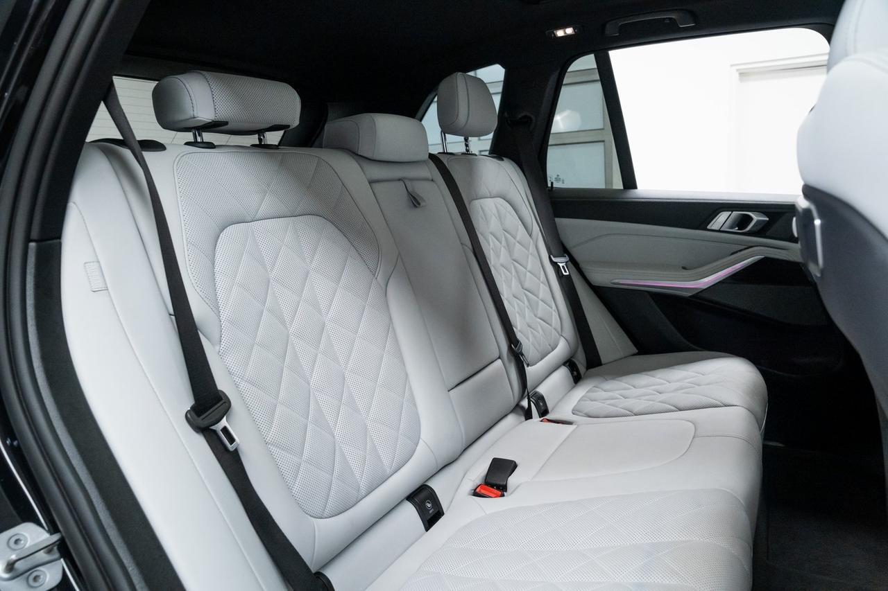 2024 BMW X5 xDrive50e Premium Package Park Assist Pack Driving Assist Pa Portland OR