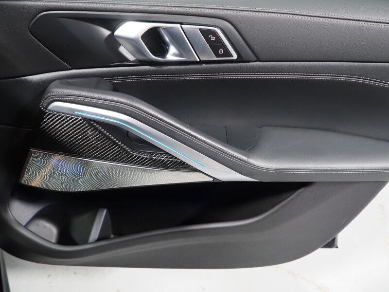 2024 BMW X6 M60i AWD *EXECUTIVE PKG, DRIVING ASSIST PRO, HEADS-UP DISPLAY, NAVIGATION, ADAPTIVE CRUISE, SAFETY ALERTS, 360 CAMERAS, PANO SKY LOUNGE ROOF, LEATHER, CLIMATE/MULTI-CONTOUR SEATS, HEATED STEERING, 22 INCH WHEELS, BOWERS & WILKINS Round Rock TX