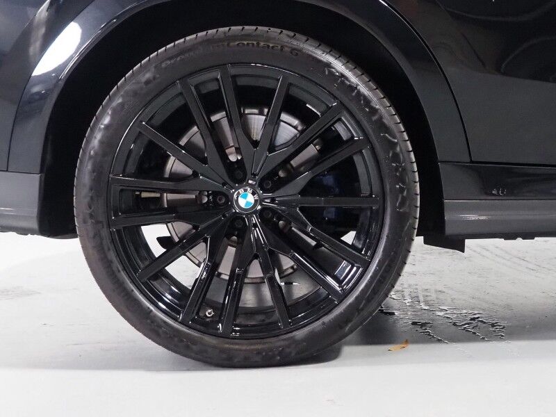 2024 BMW X6 M60i AWD *EXECUTIVE PKG, DRIVING ASSIST PRO, HEADS-UP DISPLAY, NAVIGATION, ADAPTIVE CRUISE, SAFETY ALERTS, 360 CAMERAS, PANO SKY LOUNGE ROOF, LEATHER, CLIMATE/MULTI-CONTOUR SEATS, HEATED STEERING, 22 INCH WHEELS, BOWERS & WILKINS Round Rock TX