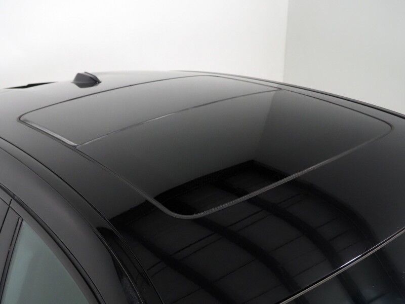 2024 BMW X6 M60i AWD *EXECUTIVE PKG, DRIVING ASSIST PRO, HEADS-UP DISPLAY, NAVIGATION, ADAPTIVE CRUISE, SAFETY ALERTS, 360 CAMERAS, PANO SKY LOUNGE ROOF, LEATHER, CLIMATE/MULTI-CONTOUR SEATS, HEATED STEERING, 22 INCH WHEELS, BOWERS & WILKINS Round Rock TX