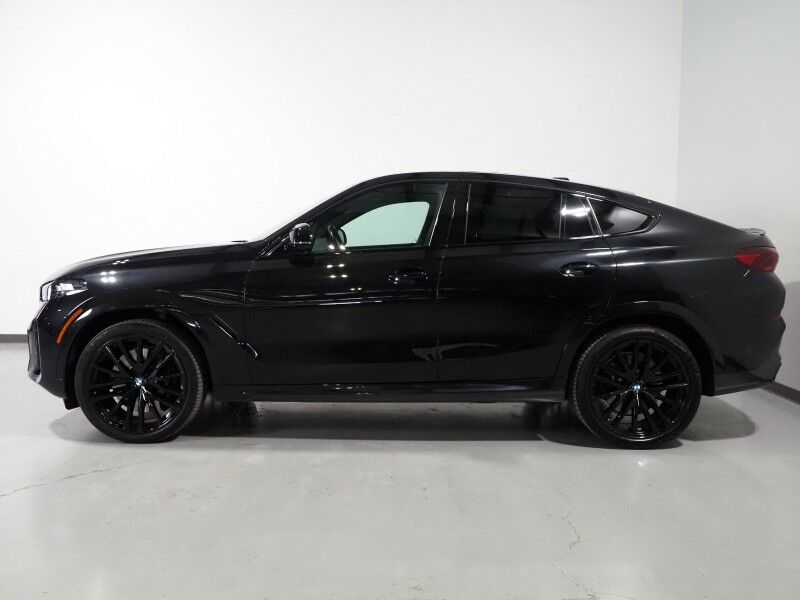 2024 BMW X6 M60i AWD *EXECUTIVE PKG, DRIVING ASSIST PRO, HEADS-UP DISPLAY, NAVIGATION, ADAPTIVE CRUISE, SAFETY ALERTS, 360 CAMERAS, PANO SKY LOUNGE ROOF, LEATHER, CLIMATE/MULTI-CONTOUR SEATS, HEATED STEERING, 22 INCH WHEELS, BOWERS & WILKINS Round Rock TX