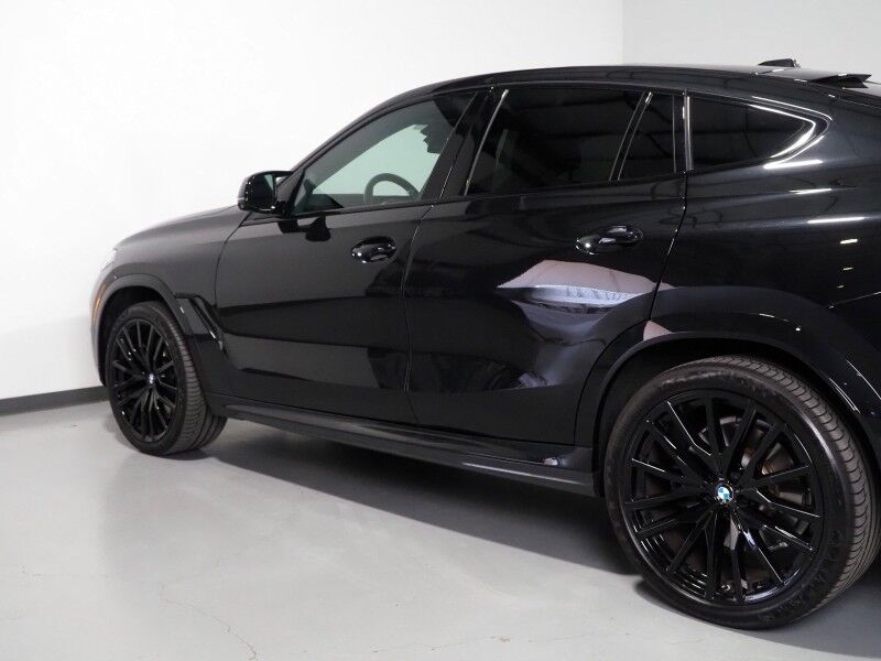 2024 BMW X6 M60i AWD *EXECUTIVE PKG, DRIVING ASSIST PRO, HEADS-UP DISPLAY, NAVIGATION, ADAPTIVE CRUISE, SAFETY ALERTS, 360 CAMERAS, PANO SKY LOUNGE ROOF, LEATHER, CLIMATE/MULTI-CONTOUR SEATS, HEATED STEERING, 22 INCH WHEELS, BOWERS & WILKINS Round Rock TX