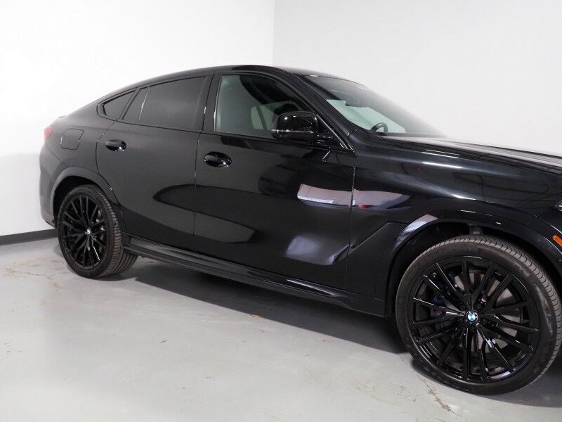 2024 BMW X6 M60i AWD *EXECUTIVE PKG, DRIVING ASSIST PRO, HEADS-UP DISPLAY, NAVIGATION, ADAPTIVE CRUISE, SAFETY ALERTS, 360 CAMERAS, PANO SKY LOUNGE ROOF, LEATHER, CLIMATE/MULTI-CONTOUR SEATS, HEATED STEERING, 22 INCH WHEELS, BOWERS & WILKINS Round Rock TX
