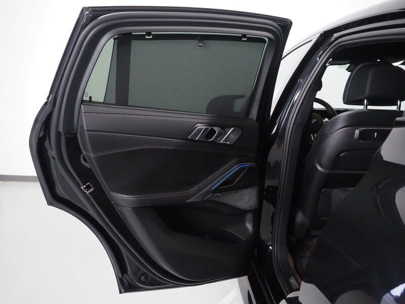 2024 BMW X6 M60i AWD *EXECUTIVE PKG, DRIVING ASSIST PRO, HEADS-UP DISPLAY, NAVIGATION, ADAPTIVE CRUISE, SAFETY ALERTS, 360 CAMERAS, PANO SKY LOUNGE ROOF, LEATHER, CLIMATE/MULTI-CONTOUR SEATS, HEATED STEERING, 22 INCH WHEELS, BOWERS & WILKINS Round Rock TX