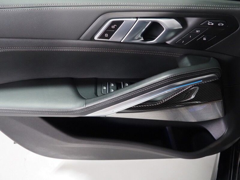 2024 BMW X6 M60i AWD *EXECUTIVE PKG, DRIVING ASSIST PRO, HEADS-UP DISPLAY, NAVIGATION, ADAPTIVE CRUISE, SAFETY ALERTS, 360 CAMERAS, PANO SKY LOUNGE ROOF, LEATHER, CLIMATE/MULTI-CONTOUR SEATS, HEATED STEERING, 22 INCH WHEELS, BOWERS & WILKINS Round Rock TX