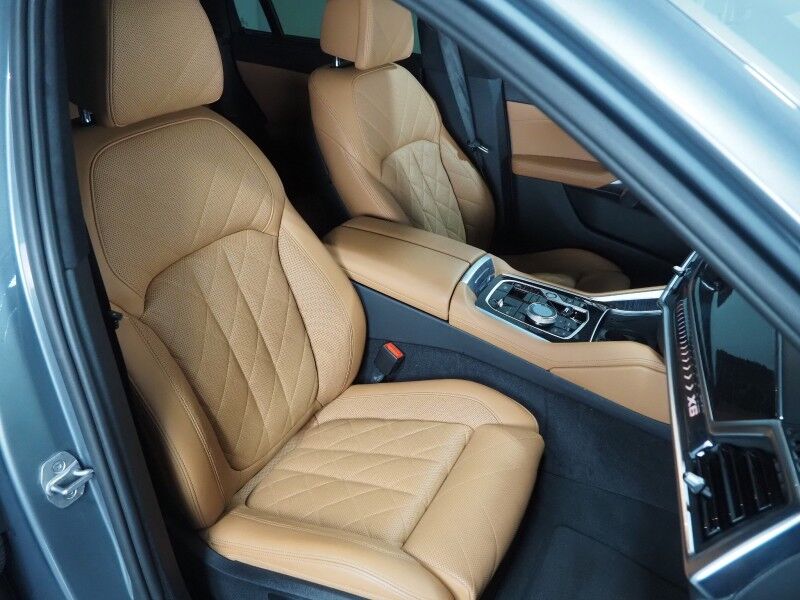 2024 BMW X6 xDrive40i AWD *M SPORT PRO, EXECUTIVE PKG, DRIVING ASSIST PRO, HEADS-UP DISPLAY, NAVIGATION, ADAPTIVE CRUISE, SAFETY ALERTS, 360 CAMERAS, PANO SKY LOUNGE ROOF, CLIMATE/MASSAGE SEATS, AUTOMATIC PARKING, HARMAN/KARDON, 22 INCH WHEELS