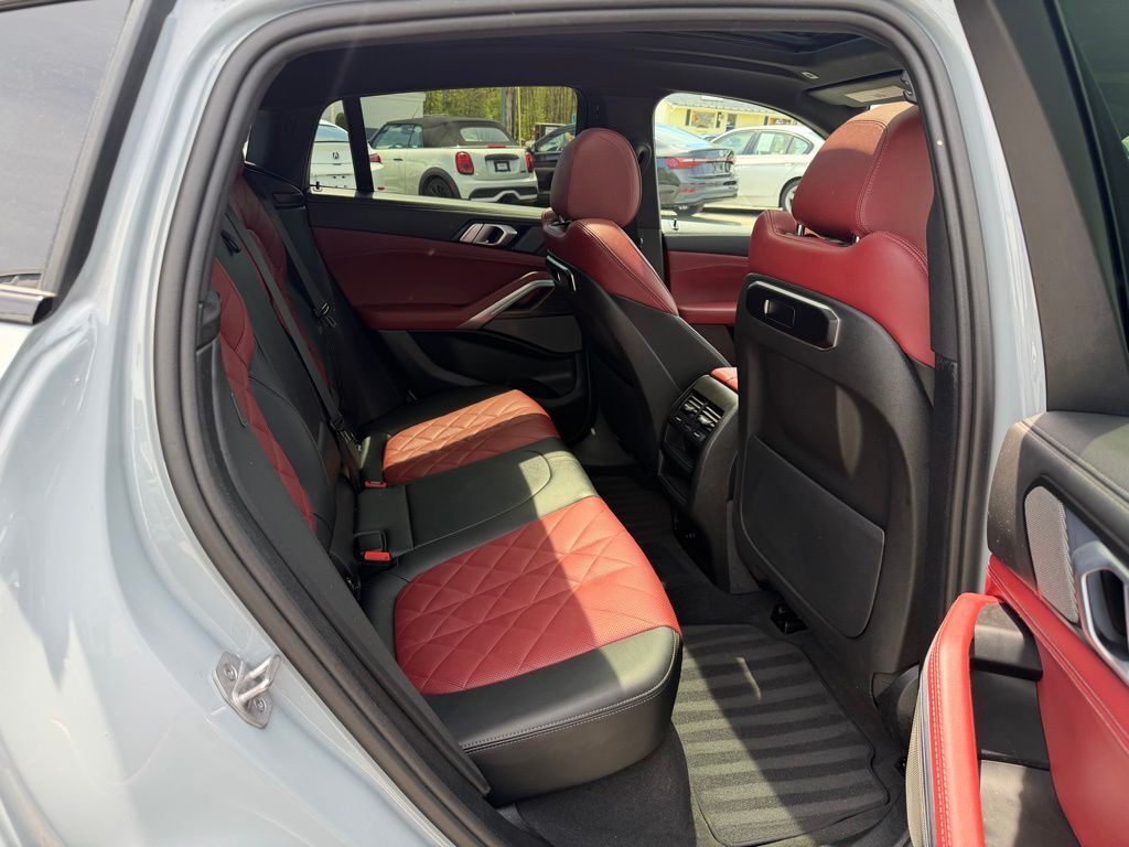 2024 BMW X6 xDrive40i Orange MA