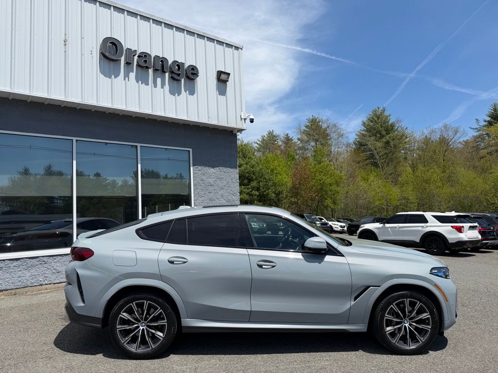 2024 BMW X6 xDrive40i Orange MA