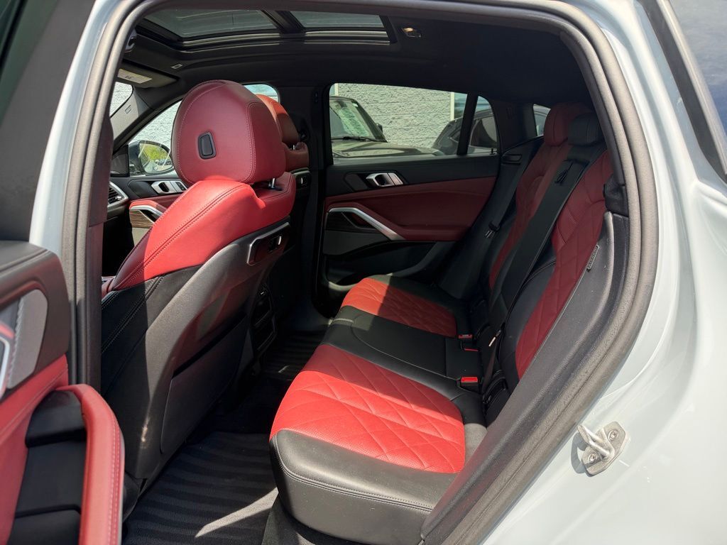 2024 BMW X6 xDrive40i Orange MA