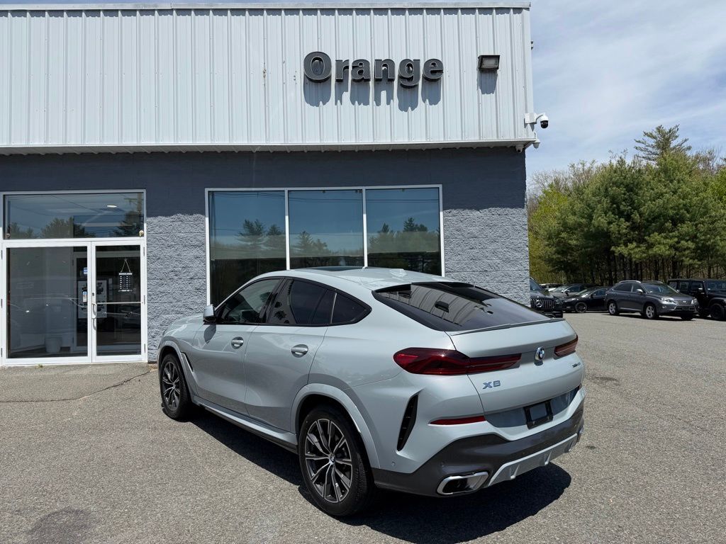 2024 BMW X6 xDrive40i Orange MA