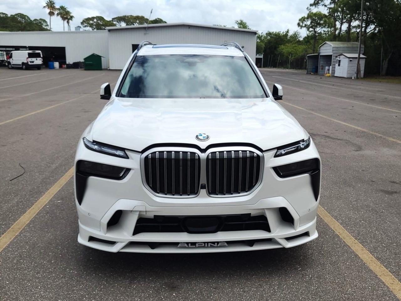 2024 BMW X7 ALPINA XB7 Bowers &amp; Wilkins Sound Second Row Captain's Chairs Portland OR