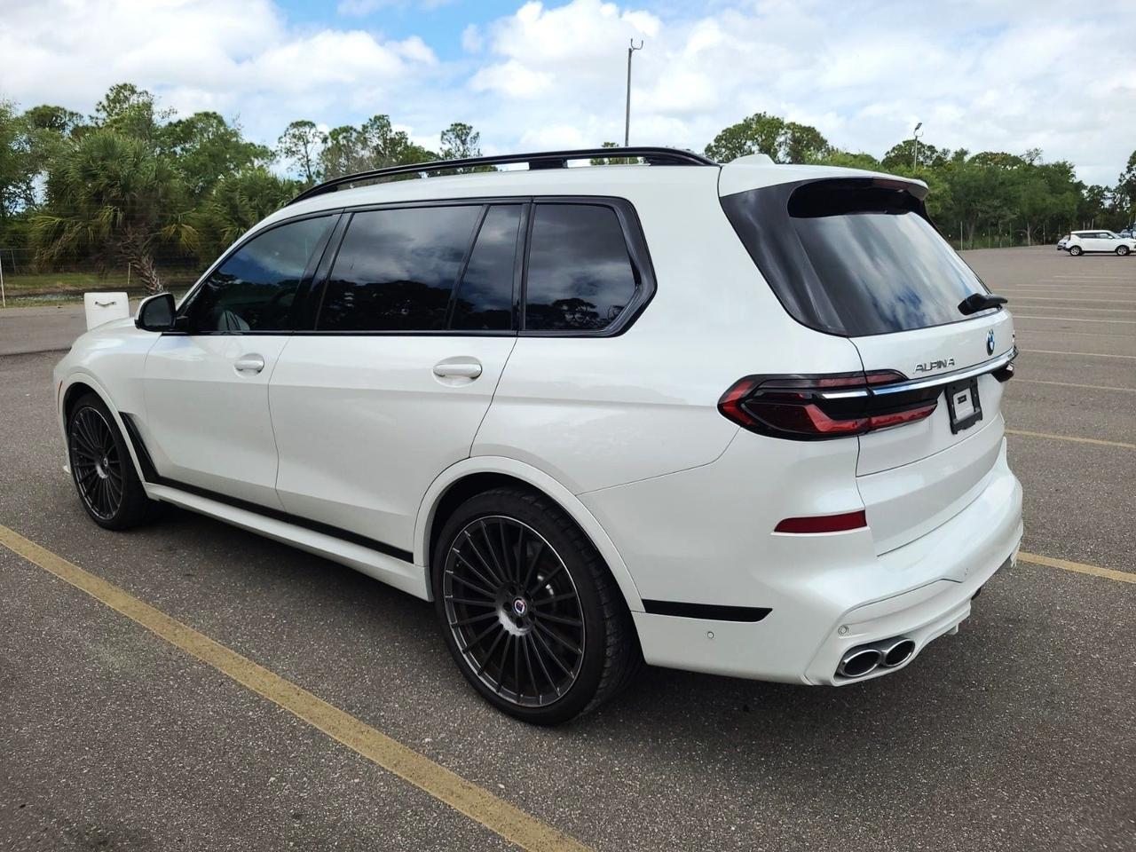 2024 BMW X7 ALPINA XB7 Bowers &amp; Wilkins Sound Second Row Captain's Chairs Portland OR