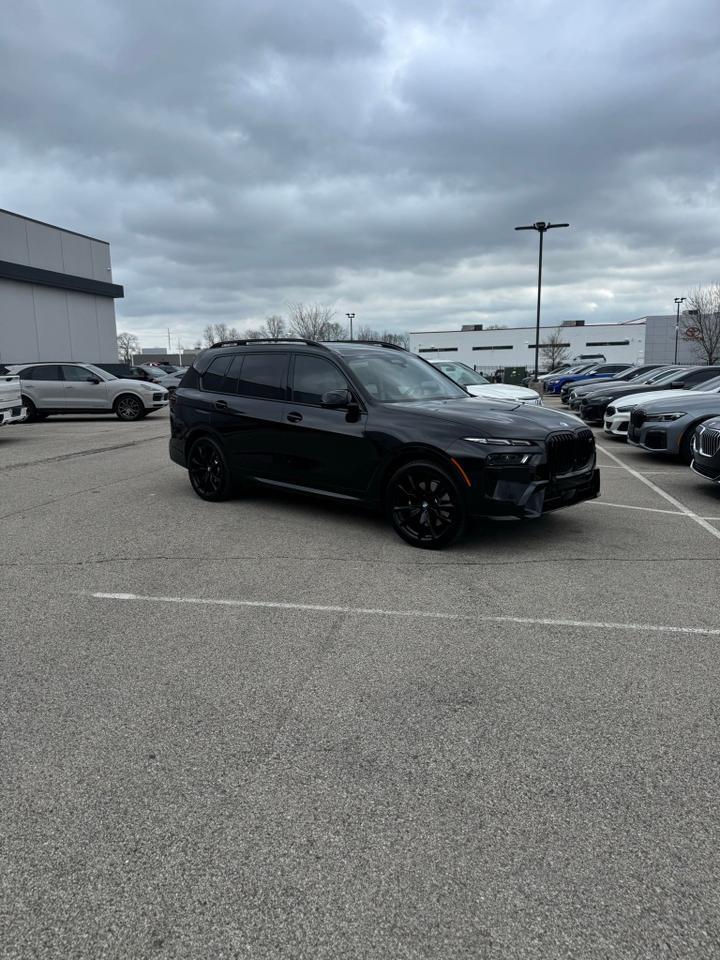 2024 BMW X7 M60i