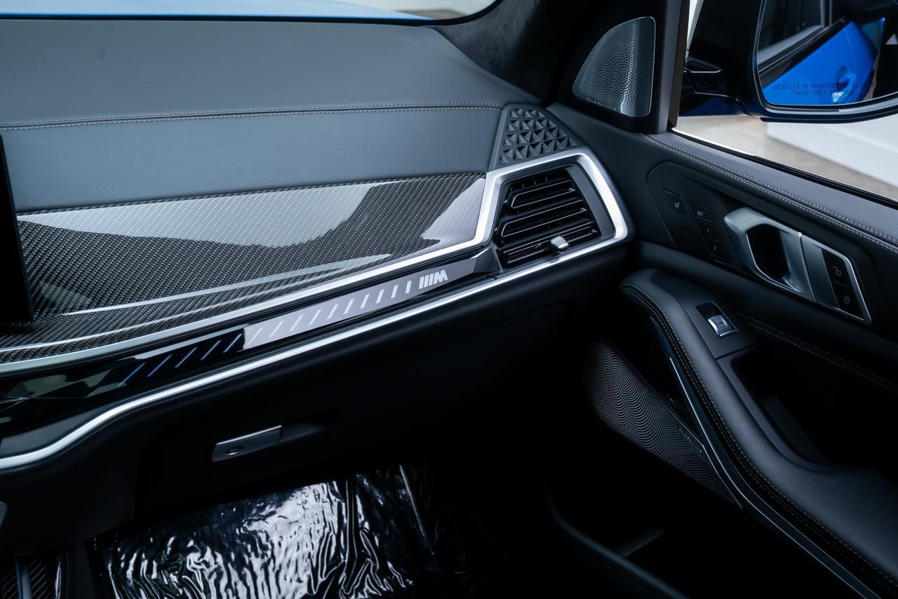 2024 BMW X7 M60i M Sport Package / Executive Package / Gentian Blue Portland OR