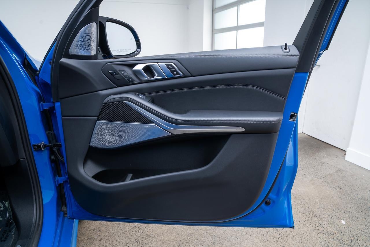 2024 BMW X7 M60i M Sport Package / Executive Package / Gentian Blue Portland OR