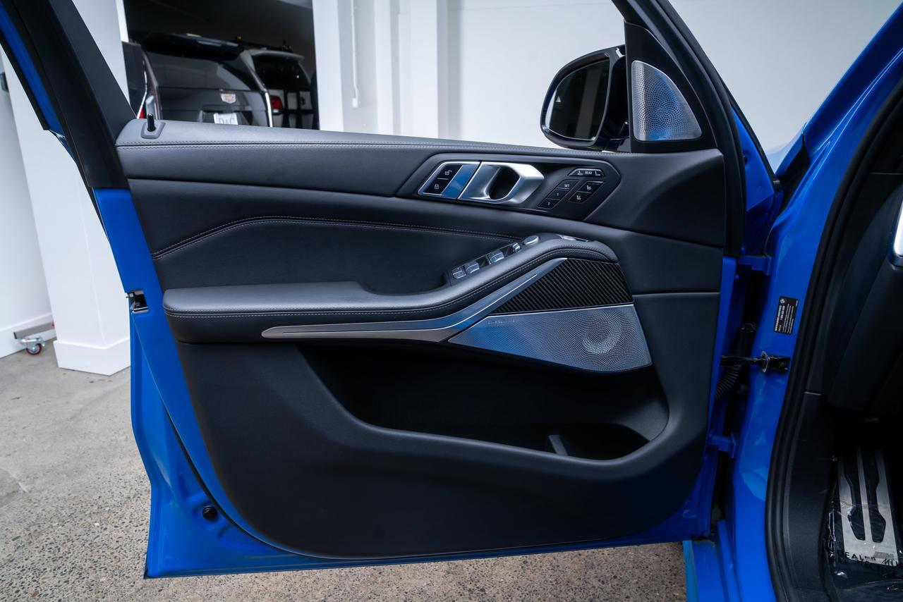 2024 BMW X7 M60i M Sport Package / Executive Package / Gentian Blue Portland OR