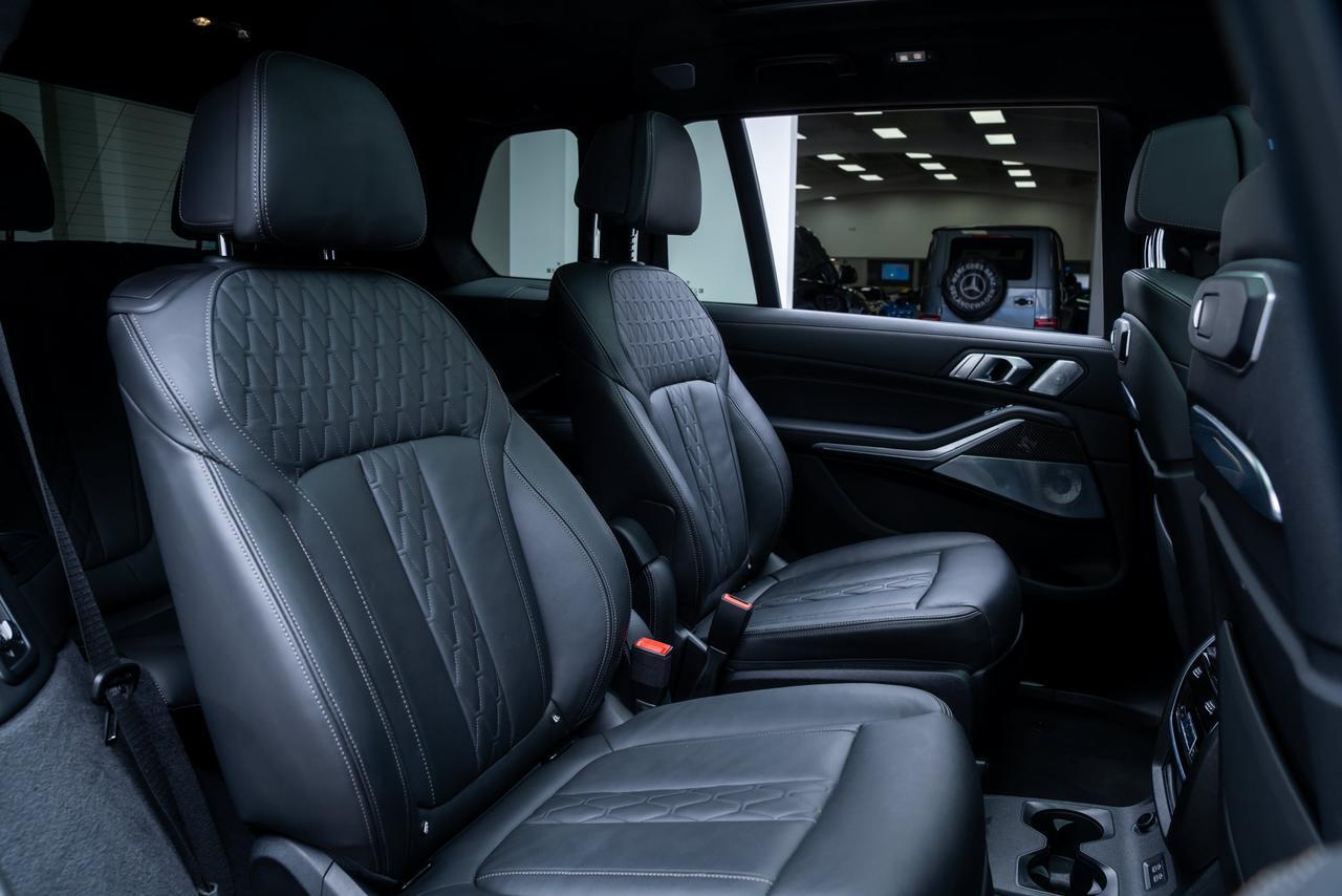 2024 BMW X7 M60i M Sport Package / Executive Package / Gentian Blue Portland OR